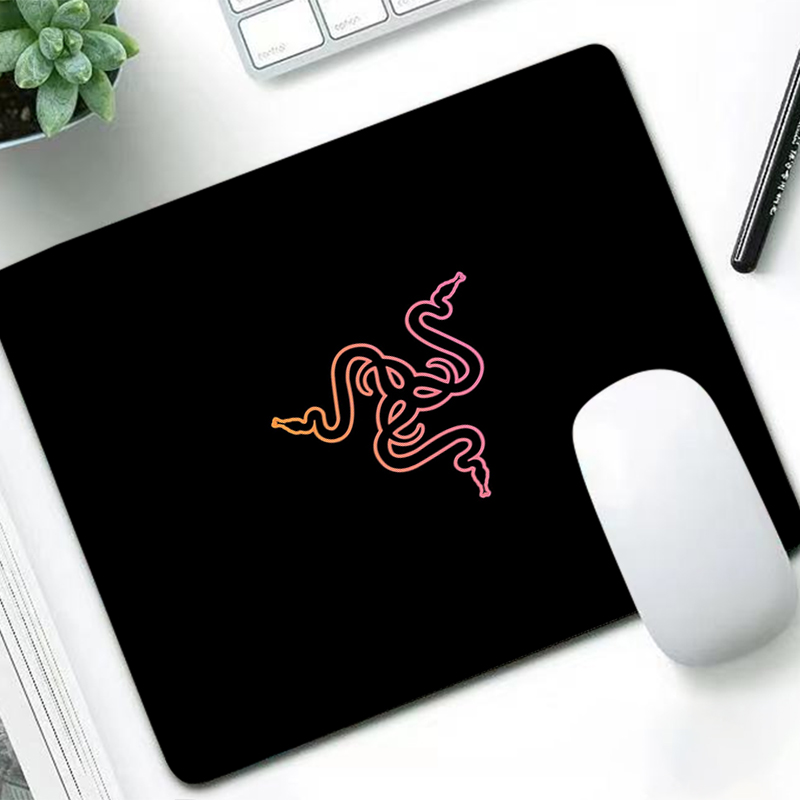 Pc Gaming Handheld - Razer Luxury Mouse Pad Anime Gamer